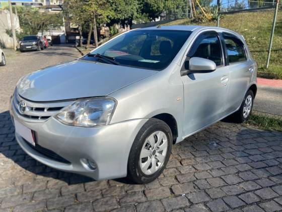 TOYOTA ETIOS 1.5 XS 16V FLEX 4P MANUAL TOYOTA ETIOS 1.5 XS 16V FLEX 4P MANUAL